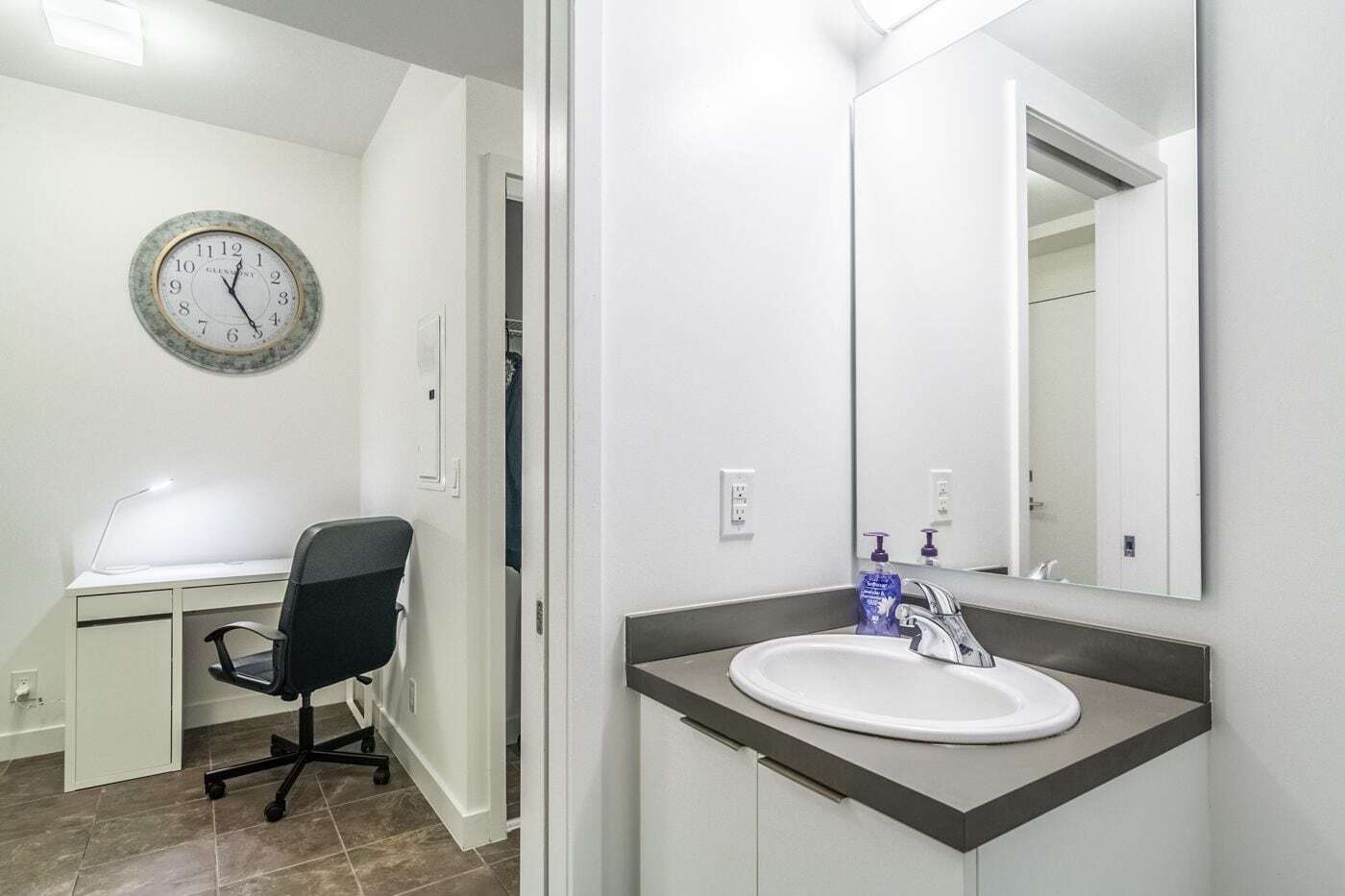 Aoc Suites - Two Bedroom Condo - City/Cn Tower View 多伦多 外观 照片