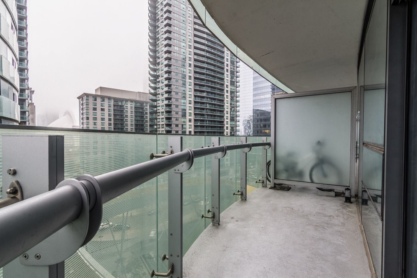 Aoc Suites - Two Bedroom Condo - City/Cn Tower View 多伦多 外观 照片